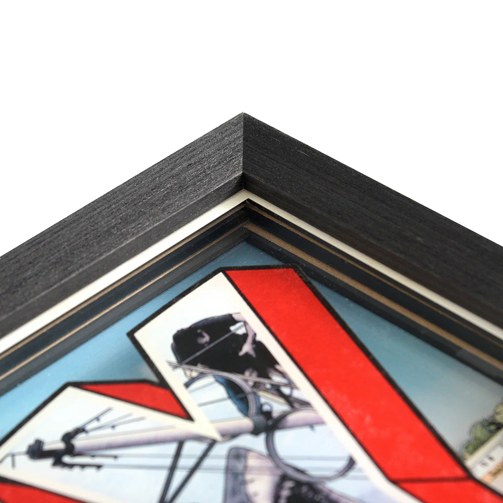 Jaws: Greetings From Amity Island - Framed Diorama - Image 4
